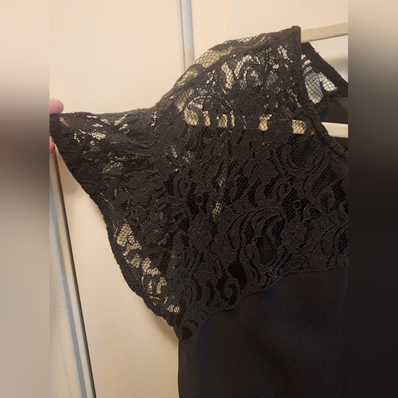 Maeve Black Lace Shoulder Blouse - Picture 3 of 9
